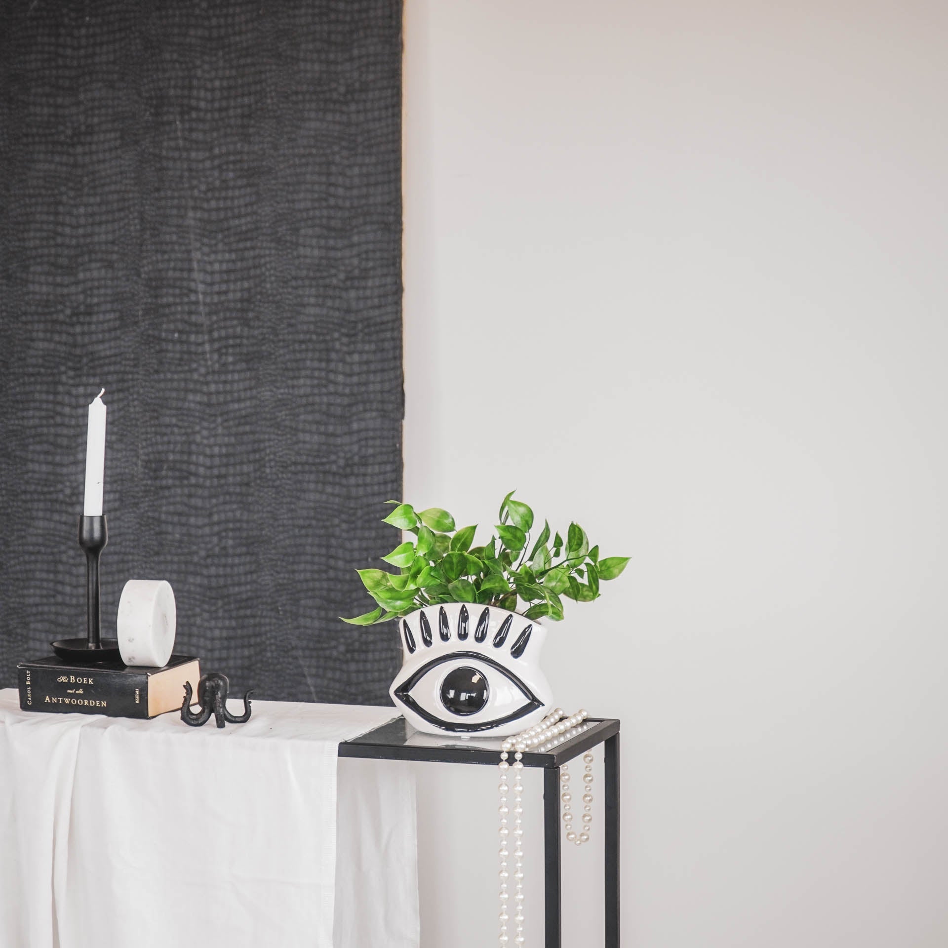 Silm - Must/Valge - 20x10x14cm