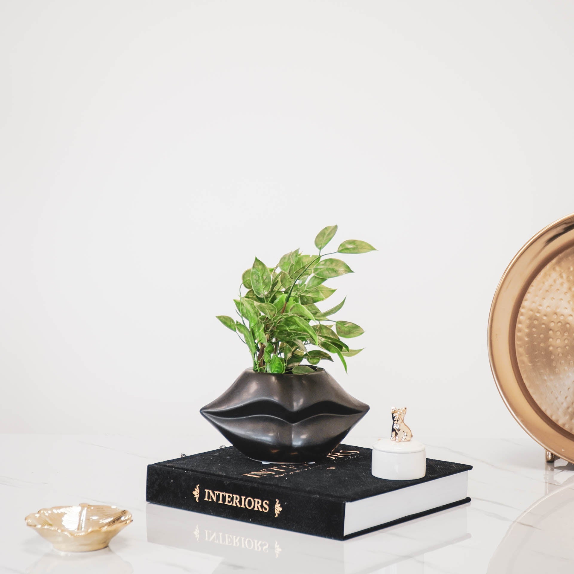 Huuled - Must - 30x12x11cm