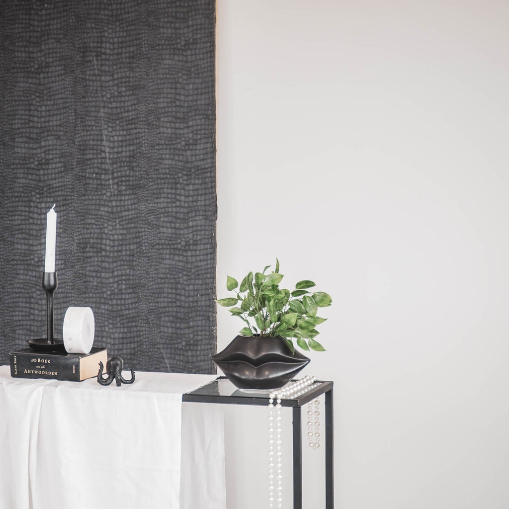 Huuled - Must - 30x12x11cm