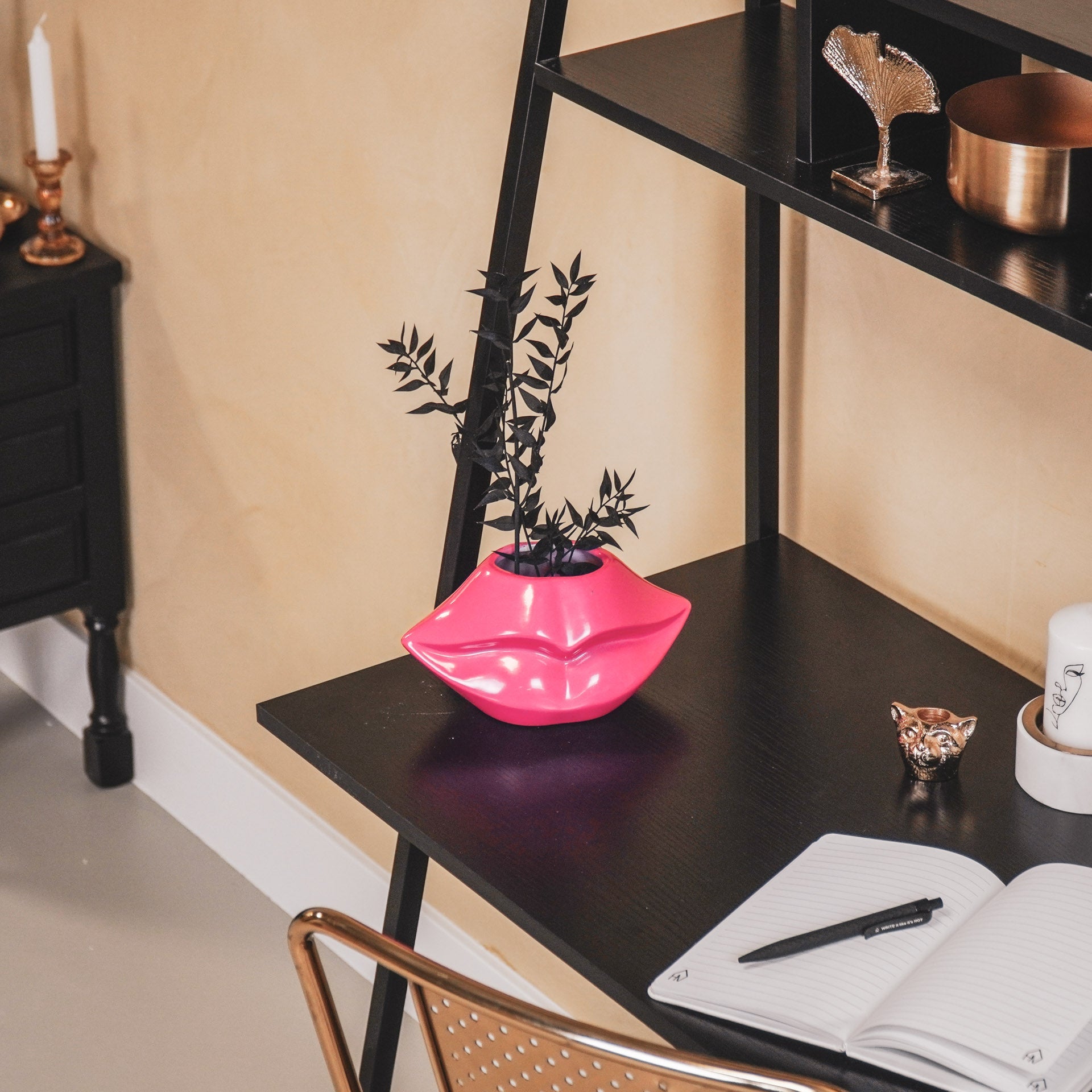 Huuled - Neoonroosa - 21x19x11cm