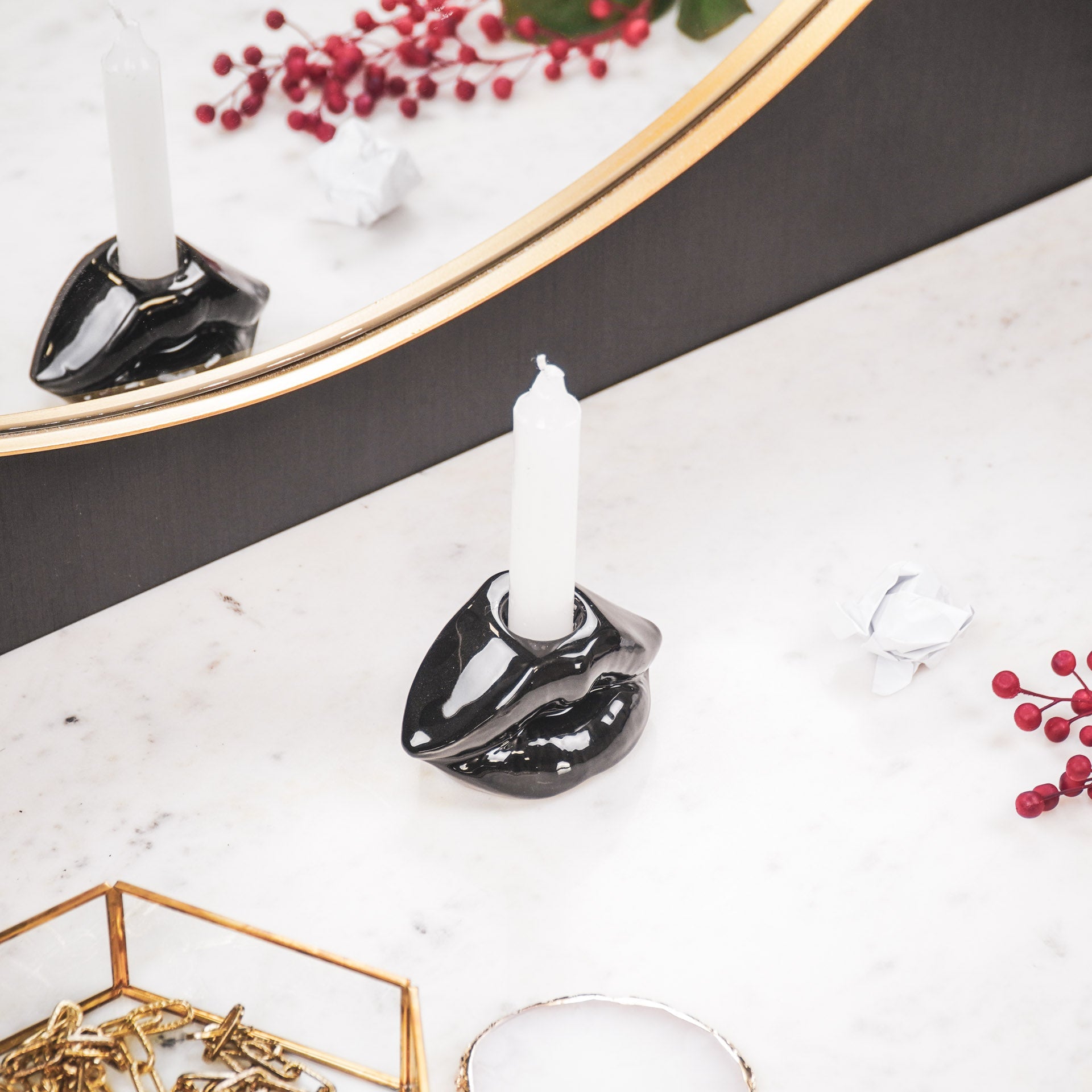 Huuled - Must - 10,5x6,5x5,5cm