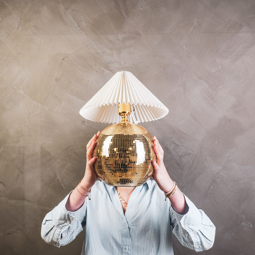 Laualamp diskokeraga - kuldne - 20x20x20cm