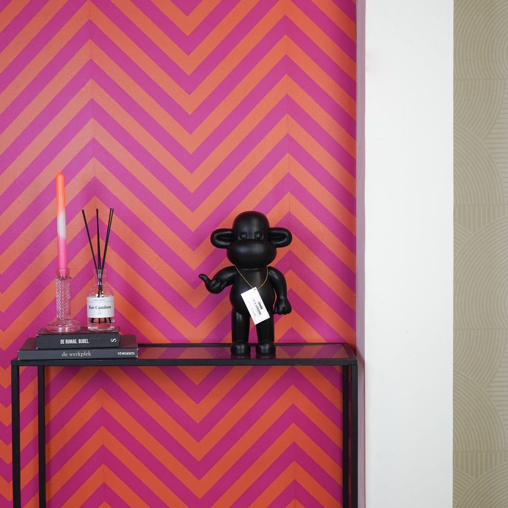 Hang Loose Monkey Figurine 'The Legend' - Black - 20,5x13,5x35cm