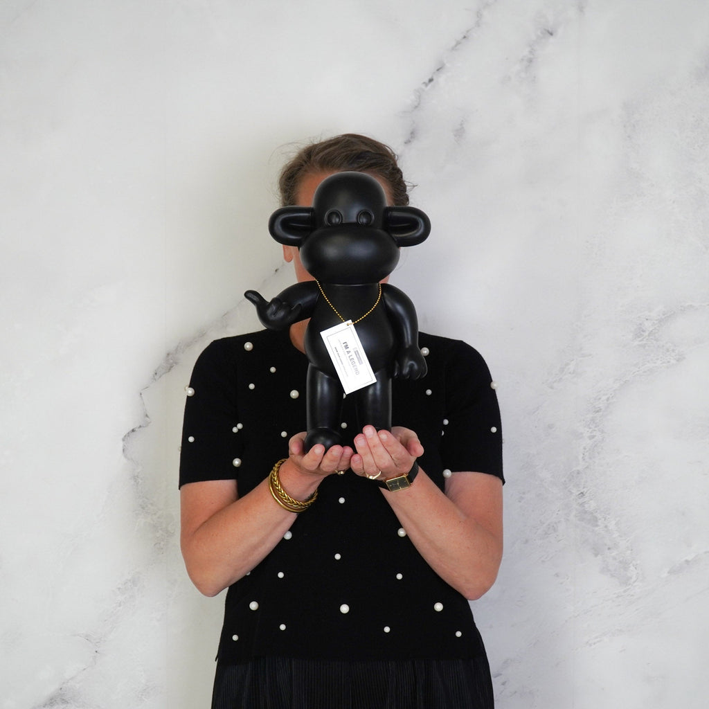 Hang Loose Monkey Figurine 'The Legend' - Black - 20,5x13,5x35cm