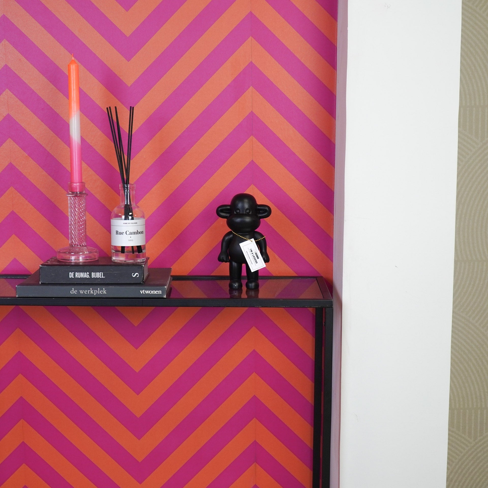 Ahvikuju "Legend" - Must - 11x7x19cm