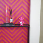 Hang Loose Monkey Figurine 'The Legend'  - Pink - 11x7x19cm