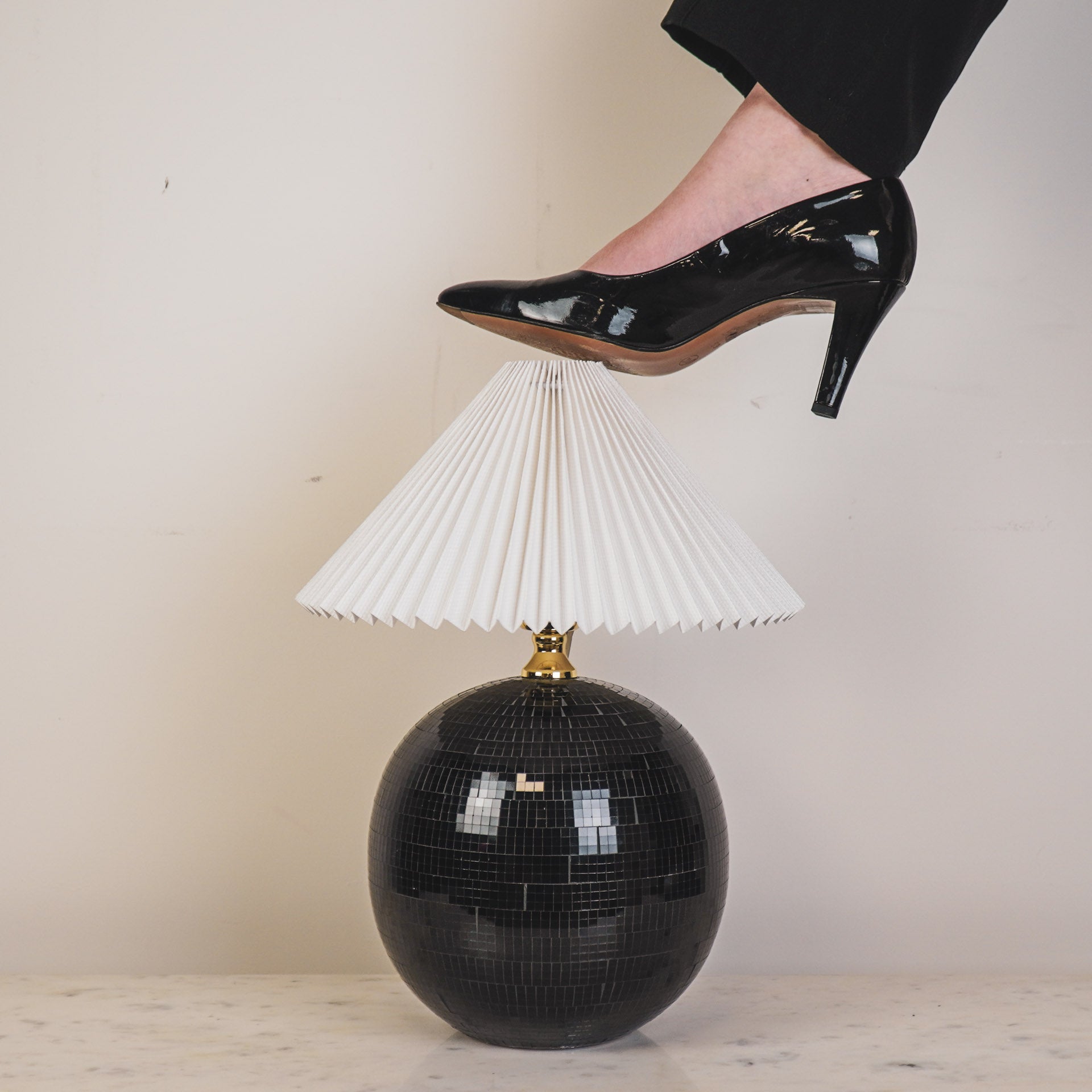 Laualamp - diskopall - must - 20x20x20cm