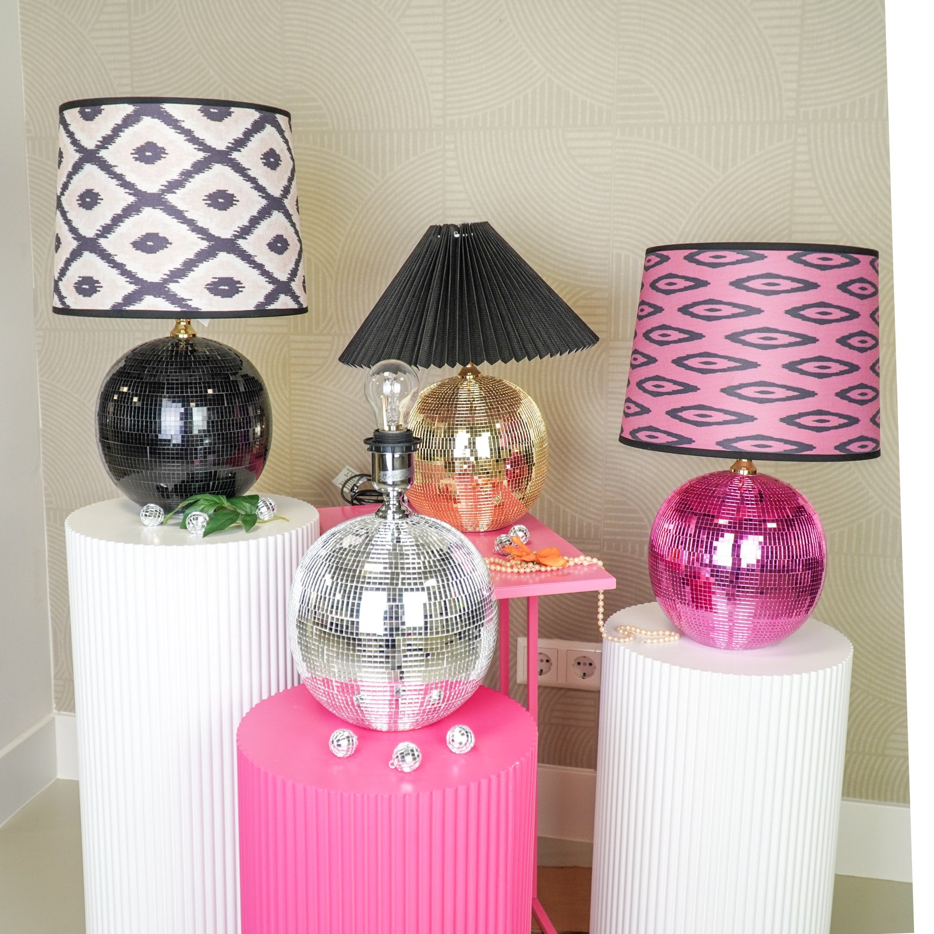 Laualamp - diskopall - must - 20x20x20cm