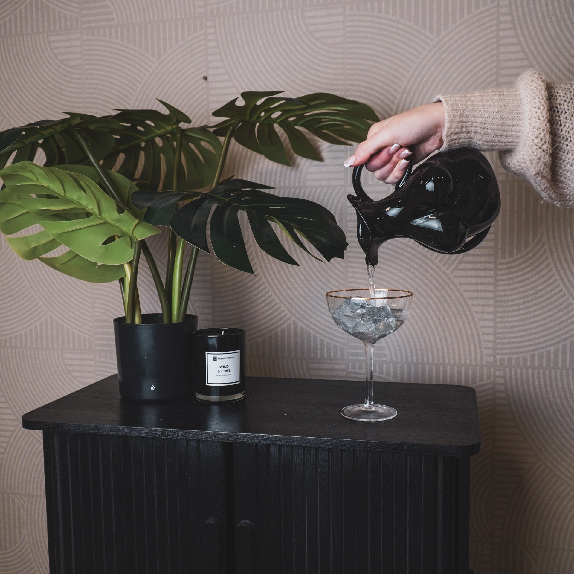 Rinnakann - Must - 6,5x11x18cm