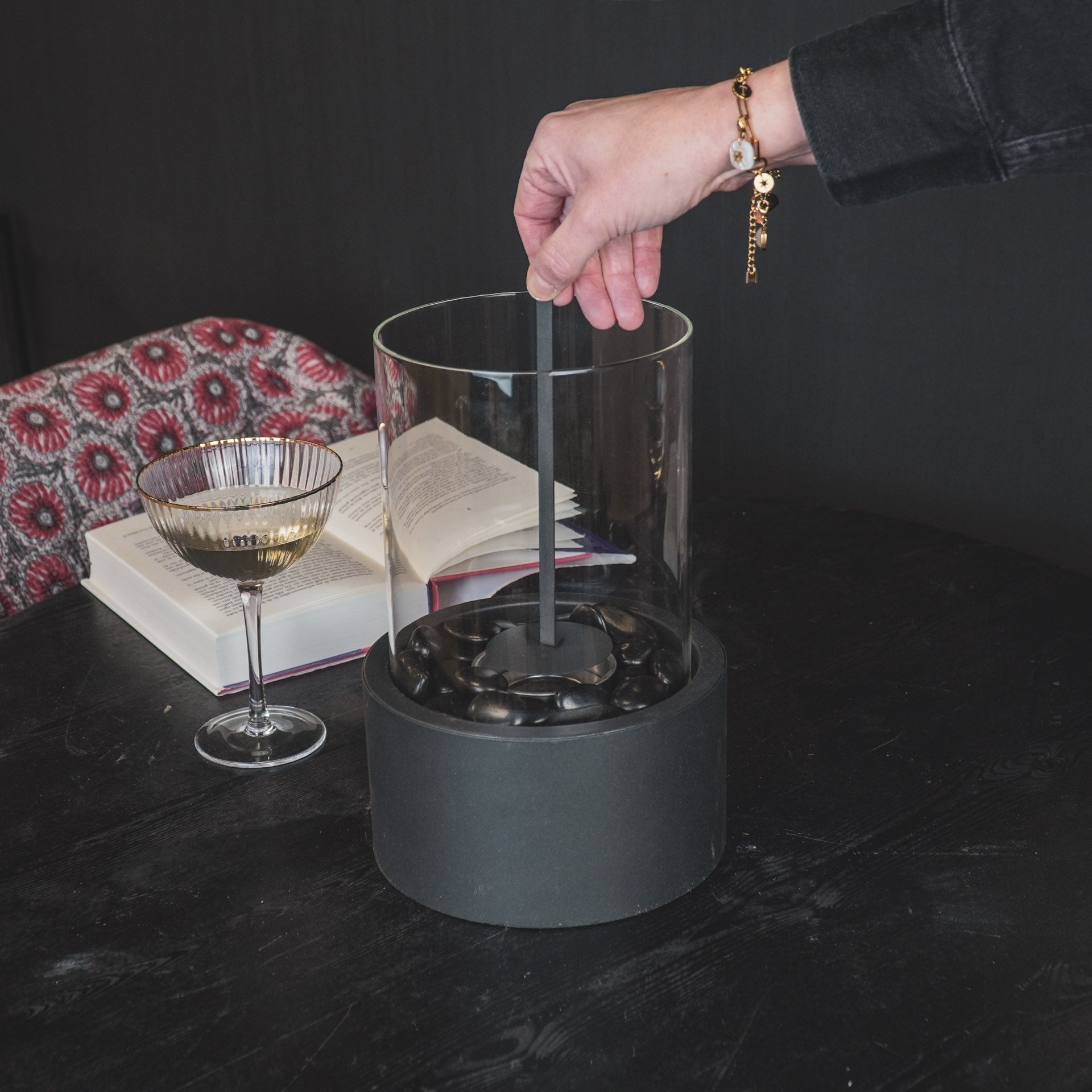 Lauakamin - must - 18x18x26,5cm