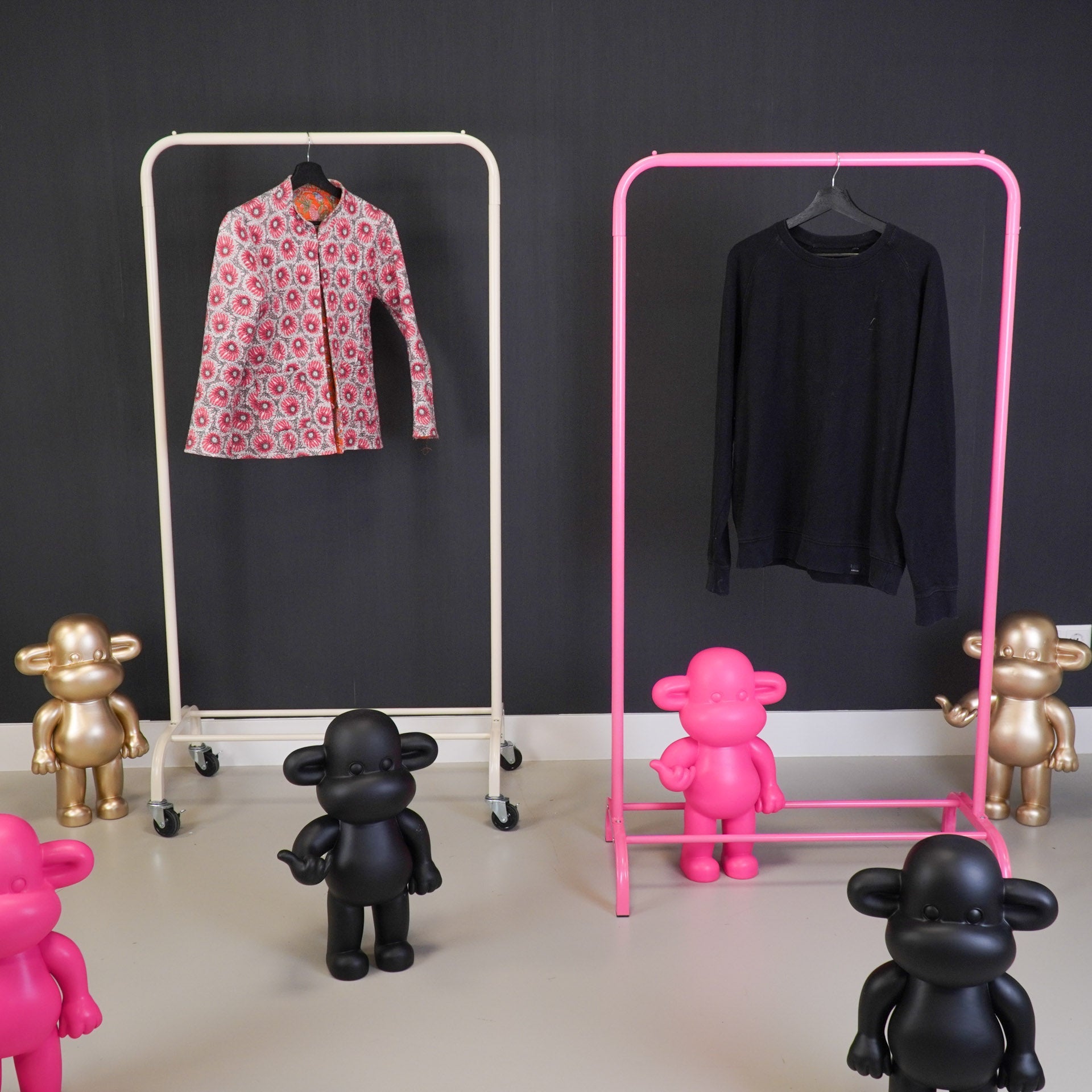 Riidestange - Liivatooni - 80x40x155cm