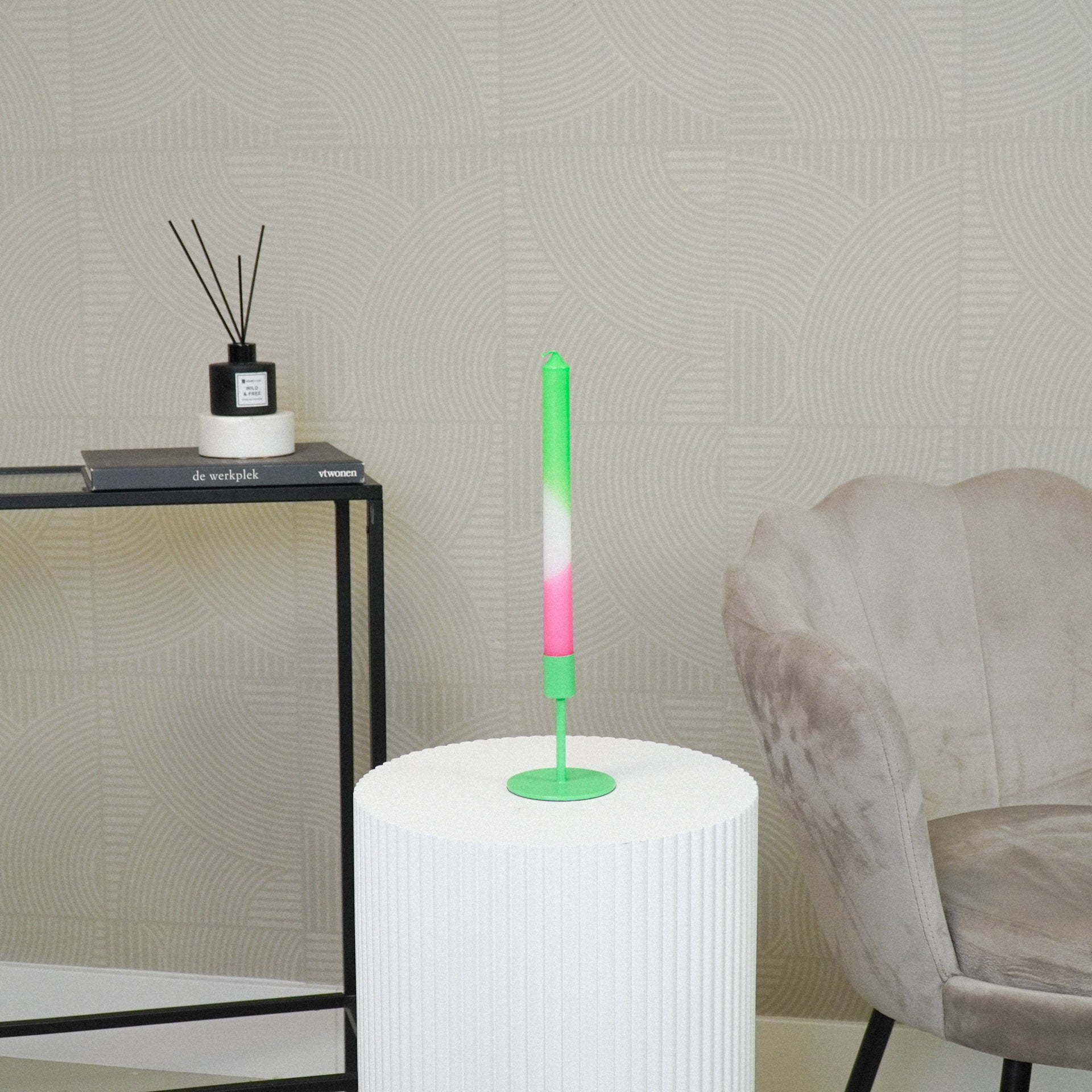 Küünlajalg - Neoonroheline - 8x8x10cm