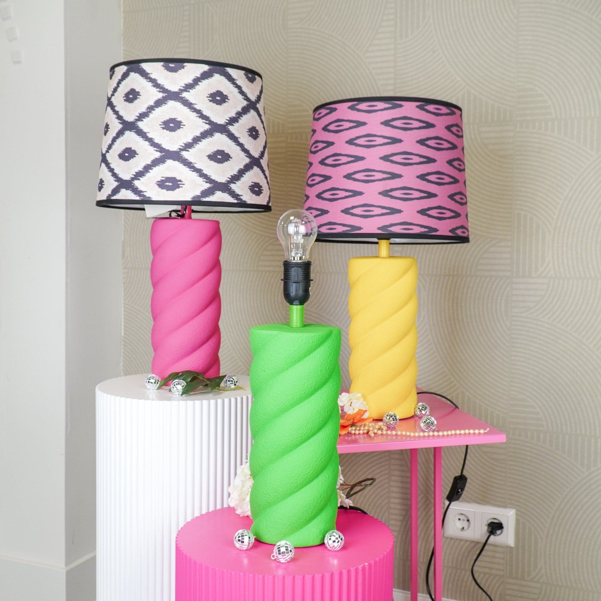 Twisted Candy laualamp - neoonkollane - 12x12x28cm