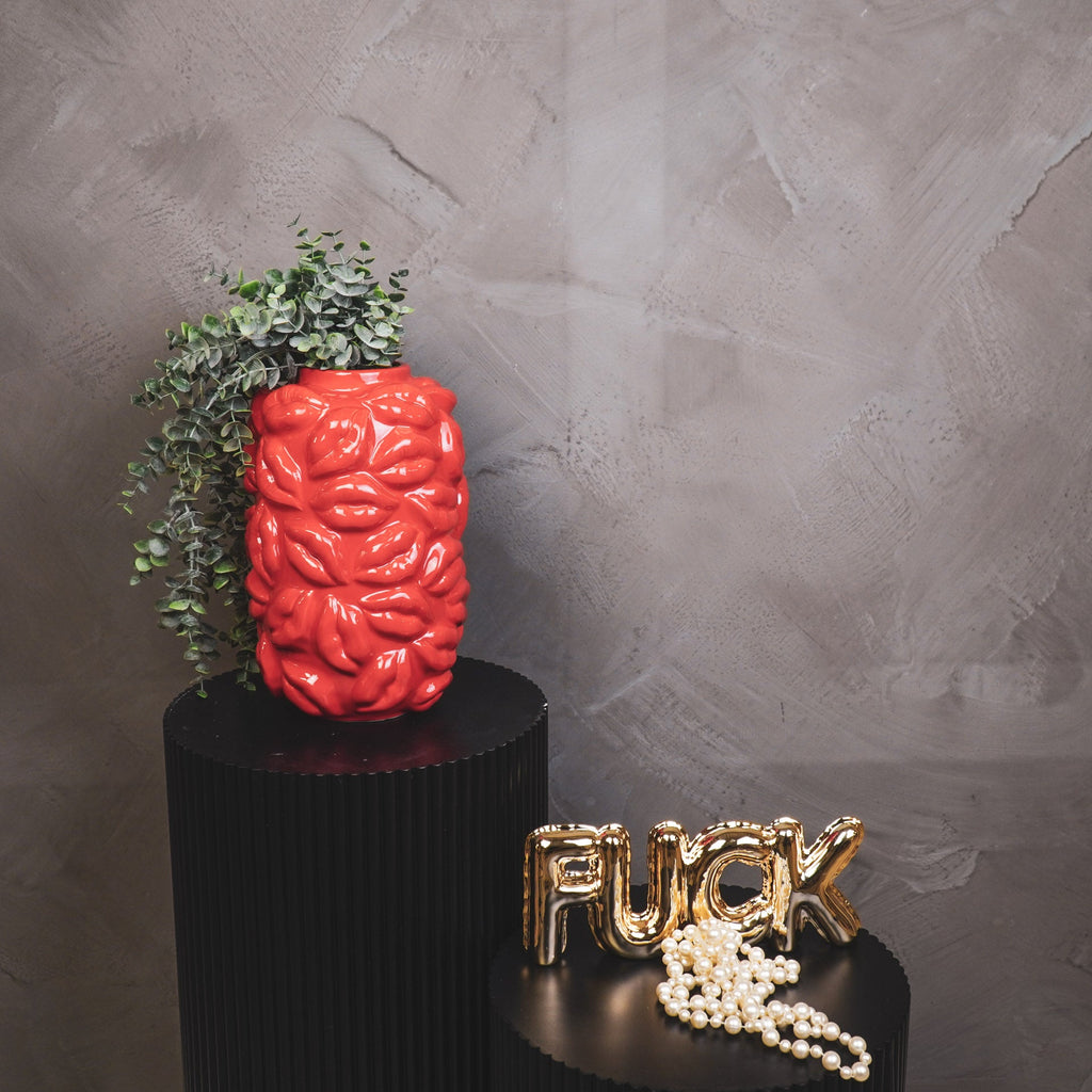 Suudlused - 17x17x27cm