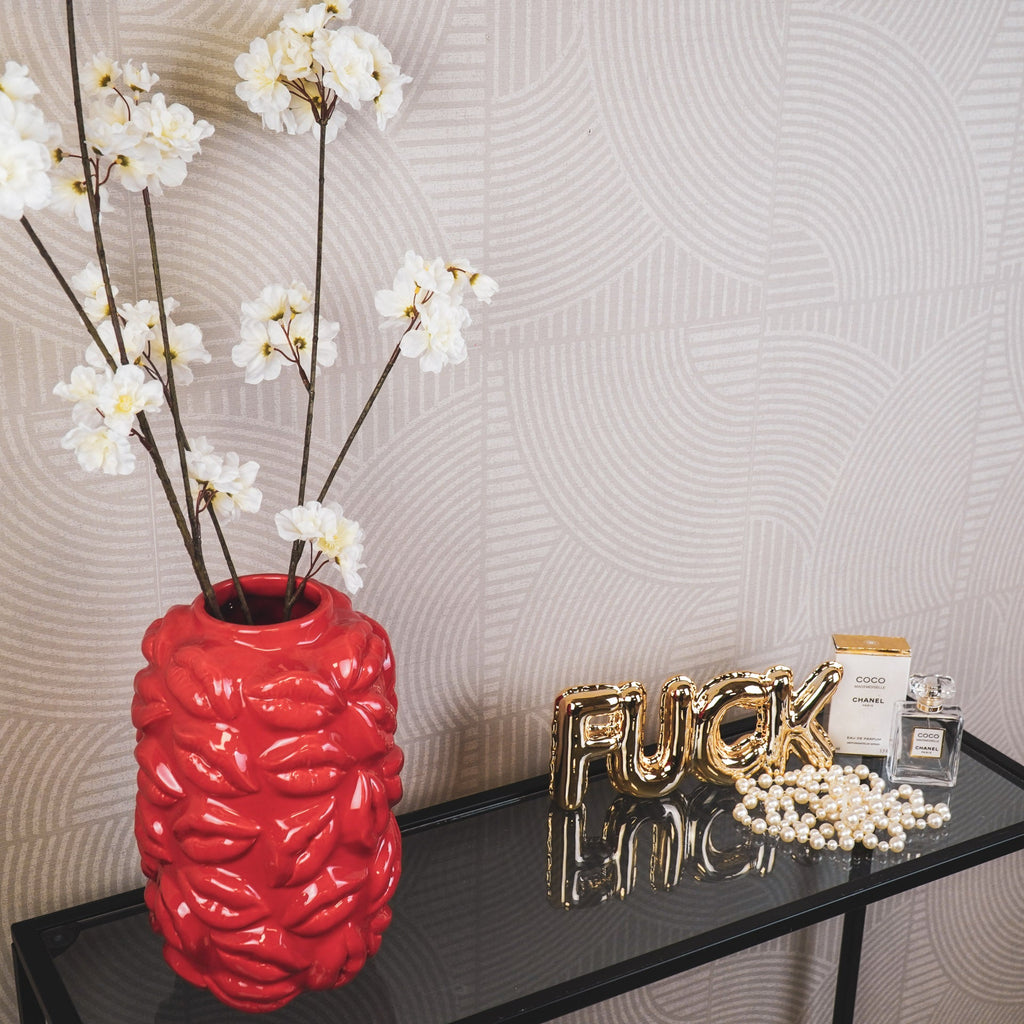 Suudlused - 17x17x27cm