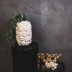 Suudlused - Beež - 17x17x27cm