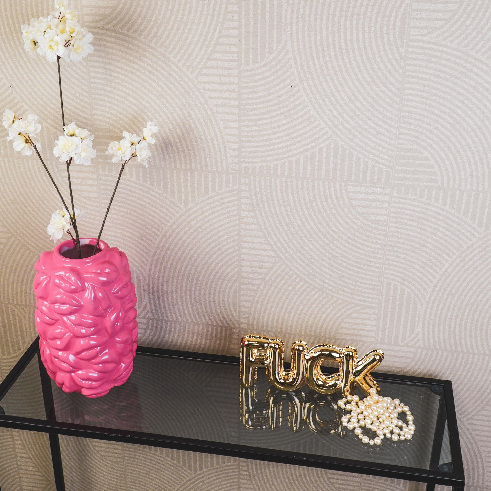 Suudlused - Neoonroosa - 17x17x27cm