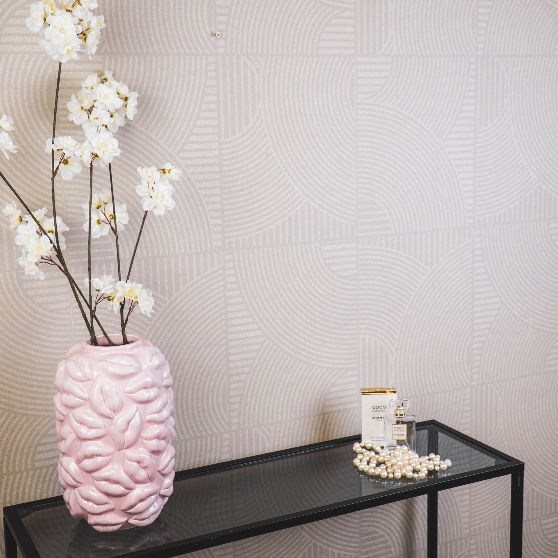 Suudlused - Heleroosa - 17x17x27cm