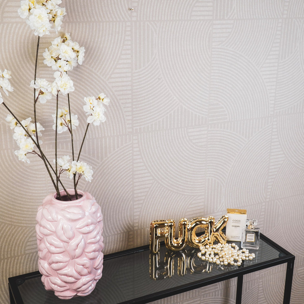 Suudlused - Heleroosa - 17x17x27cm