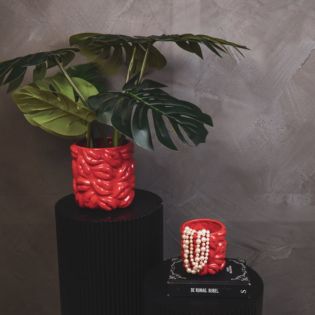 Suudlused - 11x11x11,5cm