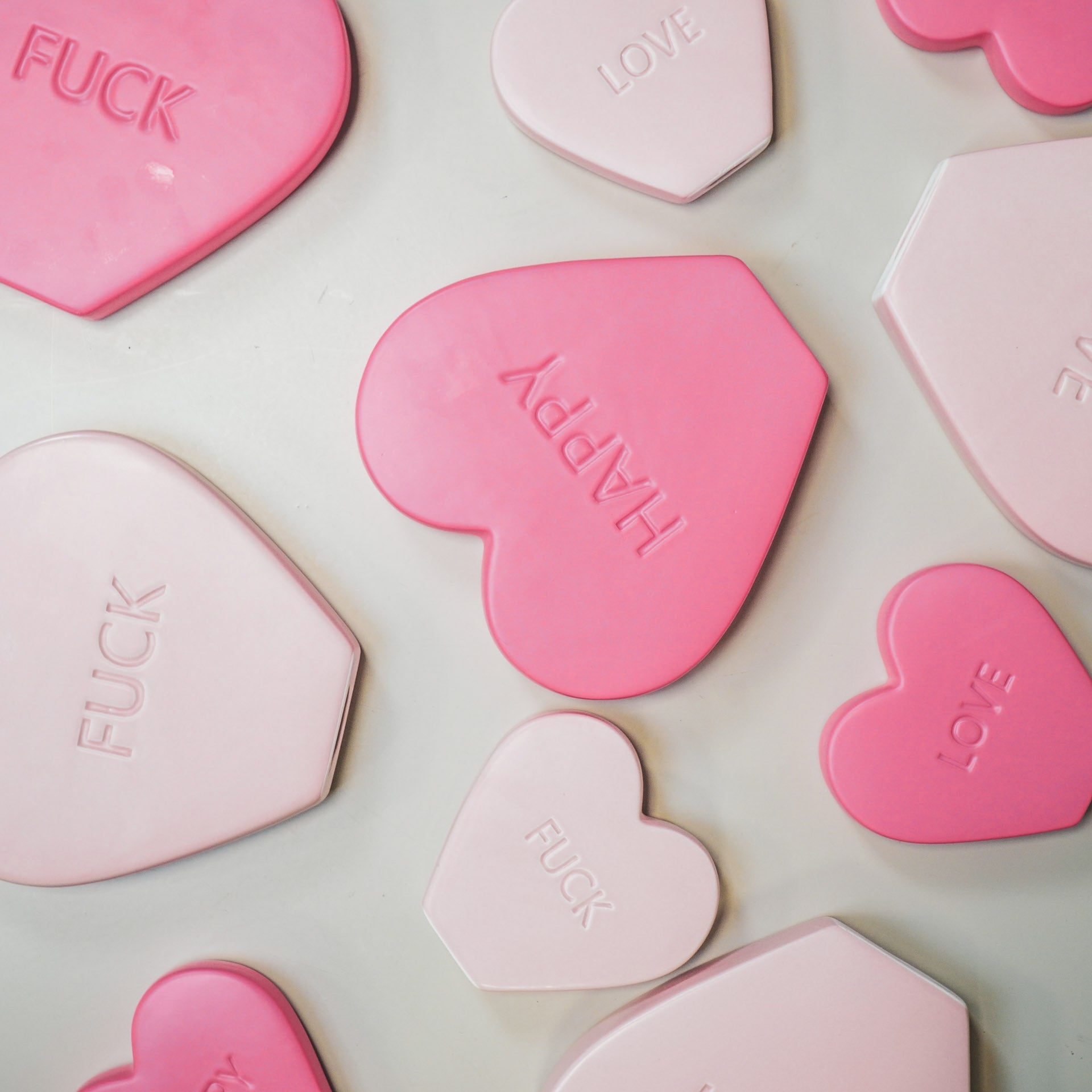Candy Heart 'FUCK'- Neon Pink- 20x4x18,5cm