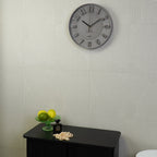 Seinakell numbritega - hallikaspruun - 30x30x4cm