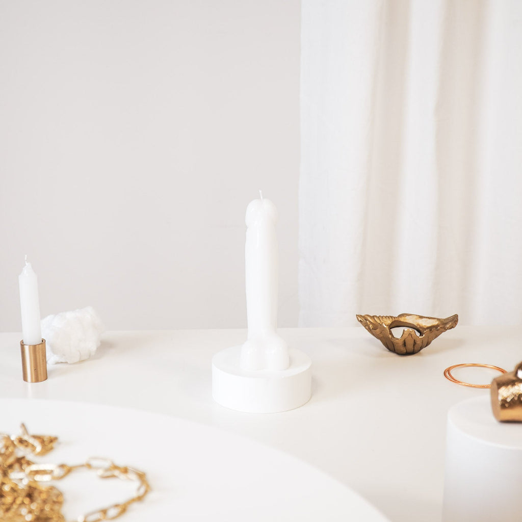 Dick - Valge - 160gram - 7x5,5x17cm