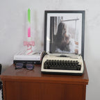 Triibud ja lips - Valge/Roosa - 9x8x14cm